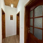 Cozy Wooden House * Durrës