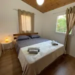 Cozy Wooden House Villa *