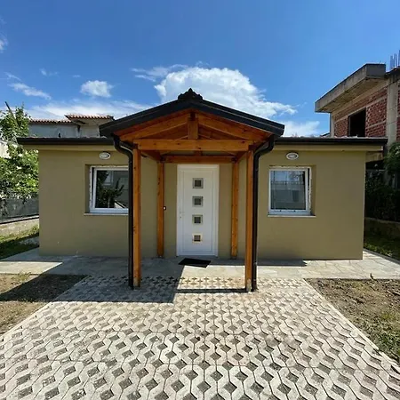 Cozy Wooden House Villa