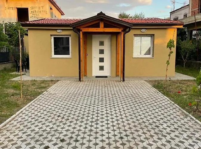Villa Cozy Wooden House Durrës