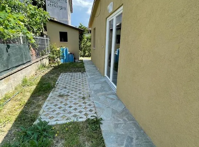 Cozy Wooden House * Durrës