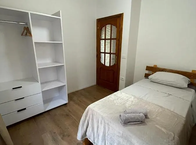 Cozy Wooden House Villa